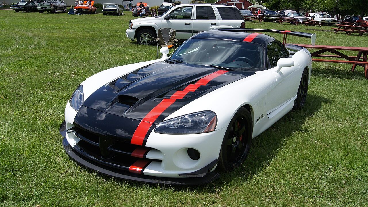 Dodge Viper ACR.