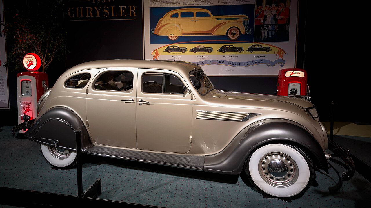 Chrysler Airflow.