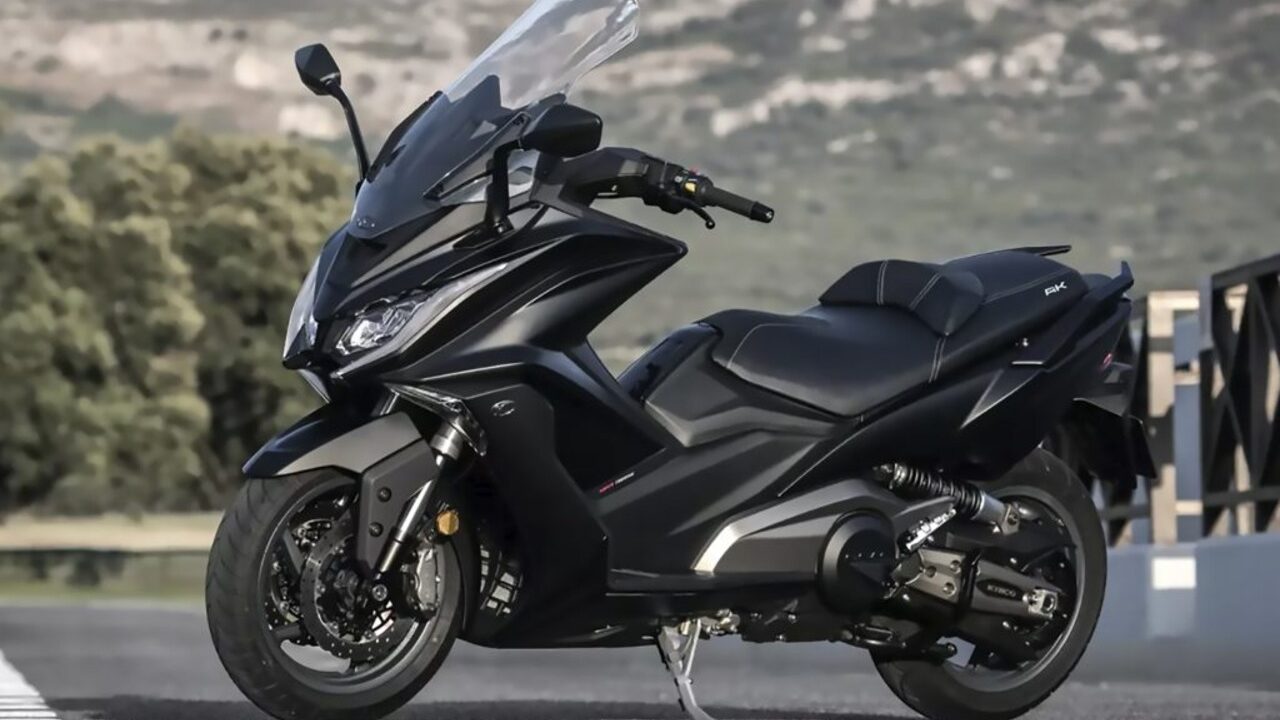 Kymco AK550