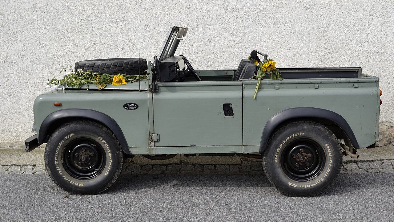 Land Rover Defender.