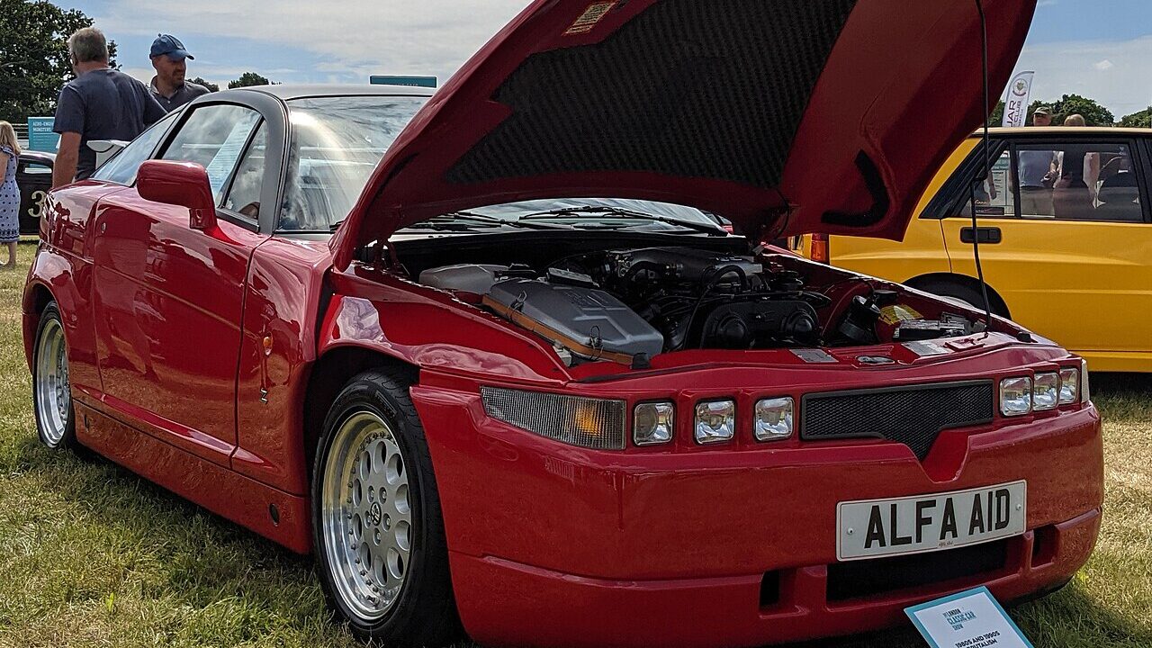 Alfa Romeo SZ open hood.