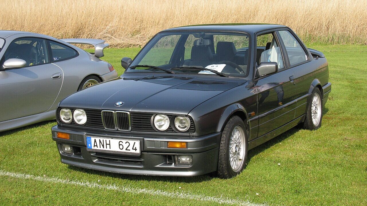 BMW 320iS E30